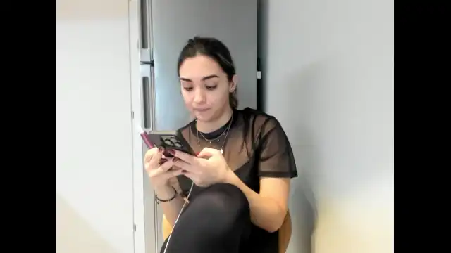 Emacrystal – [Myfreecams] Natural Body Flashing Ass Domi – 2026-05-13 09:41:14