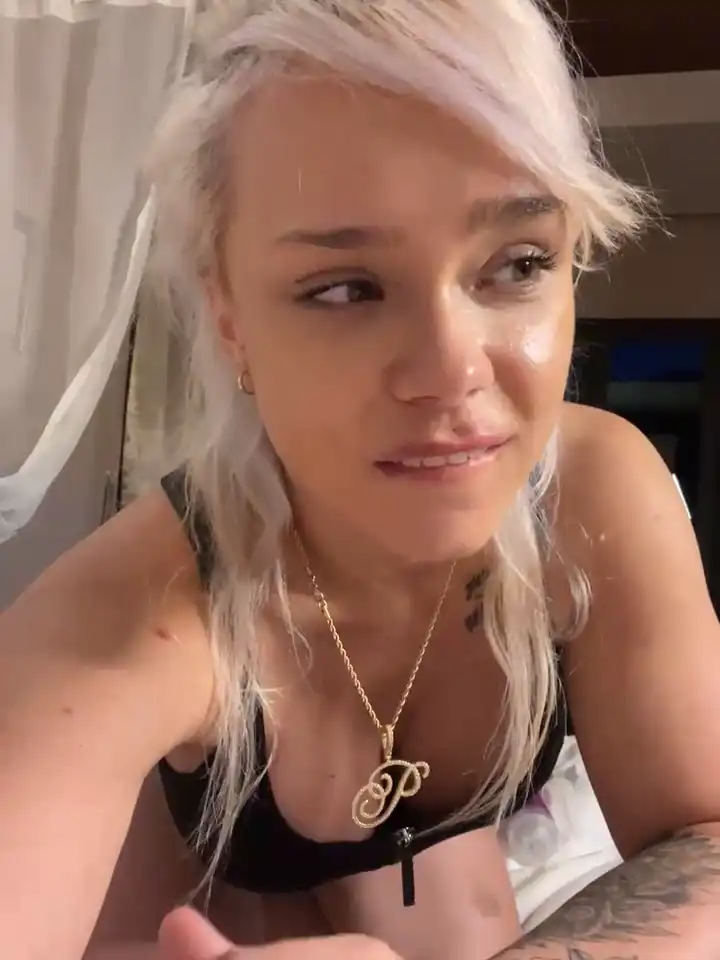 Pennyprincess – [Stripchat] Sexy Bitch Dick Web Model – 2025-12-22 06:16:17