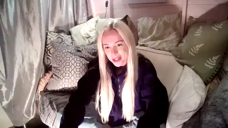 Georgiab – [Streamate] Surprise Webcam Sweet Model – 2026-05-17 11:45:33