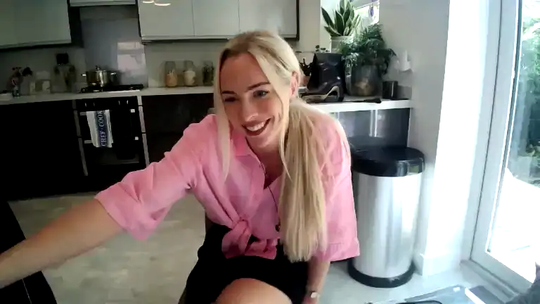 Georgiab – [Streamate] Spy Sensual Shows Ass – 2025-04-30 01:48:13