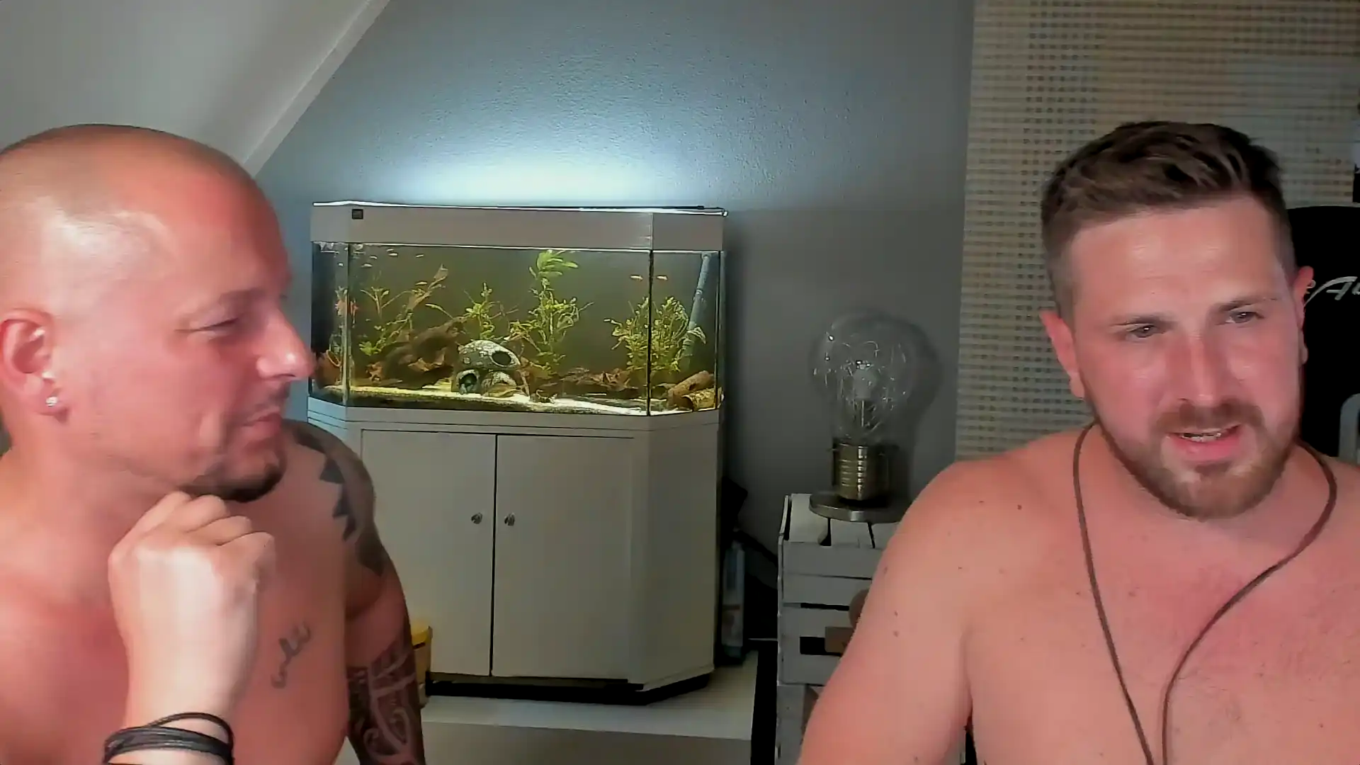 Ronhill13 – [Cam4] Webcam Gorgeous Camwhores – 2025-12-04 19:58:49