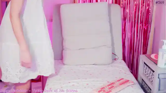 Purrelove – [Myfreecams] Girl Alone Naughty Fucking Pussy – 2026-01-05 02:22:39