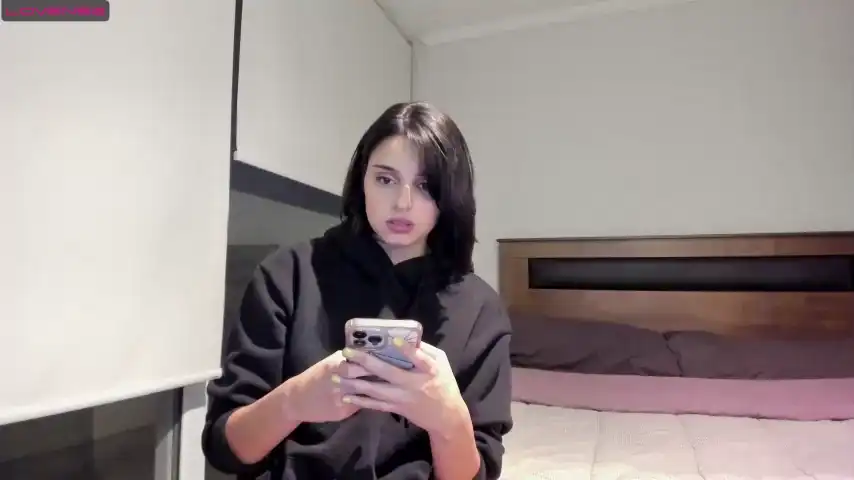 Yourfreakygirl – [Chaturbate] Hidden Show Fantastic Boobs Home Alone – 2025-11-25 17:44:02