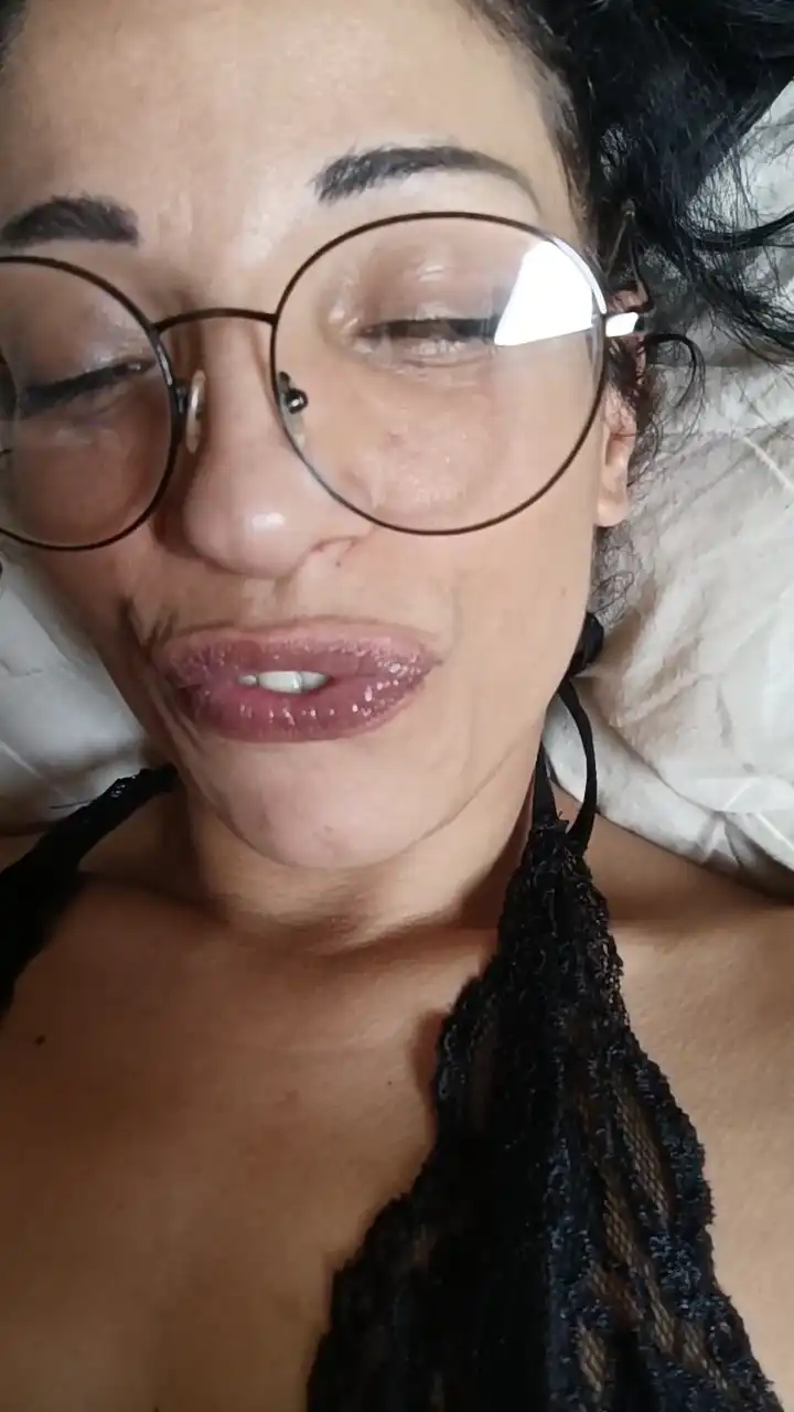 Chupab0ca89 – [Cam4] Camwhores Mom Creamy Show – 2026-03-05 04:15:20