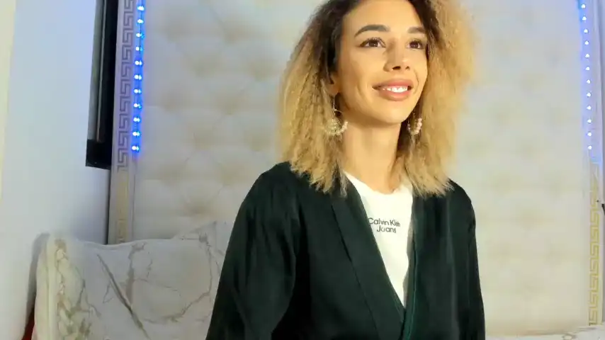 Hotfallingdevil – [Chaturbate] Hot Babe Strips Sensual Beauty – 2026-04-01 08:16:40
