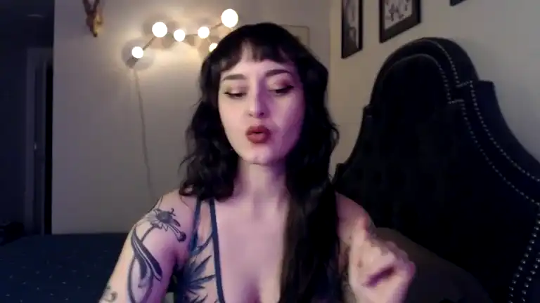 Queenavaline – [Streamate] Sexy Sister Amazing First Time – 2026-01-10 23:11:08