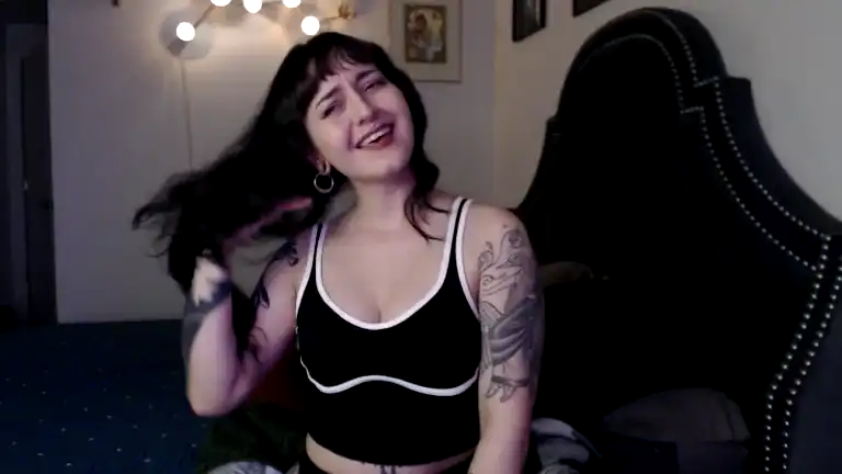 Queenavaline – [Streamate] Surprise Real Slut Does Everything – 2025-08-11 13:11:46