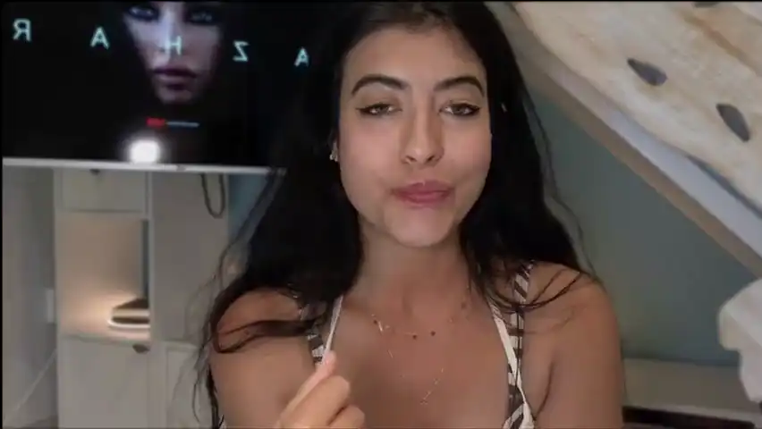 Luzyann – [Amateur.tv] Cam Show Hot Babe Strips Beautiful – 2025-03-09 07:11:57