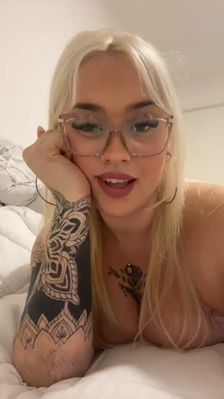 Perritamalita – [Cam4] Shaved Natural Body Friendly – 2026-06-05 02:27:26