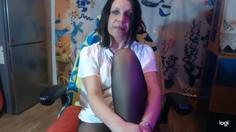 Karinakasia – [Streamate] College Girl Adult Only Fun Club Video – 2025-06-17 10:43:14