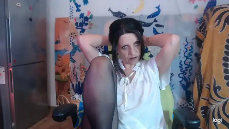 Karinakasia – [Streamate] Chica Chat Twerking – 2025-02-09 19:04:14