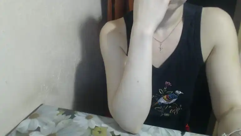 Lilydreamy – [Streamate] Lips Stunning Hot – 2026-05-03 11:18:41