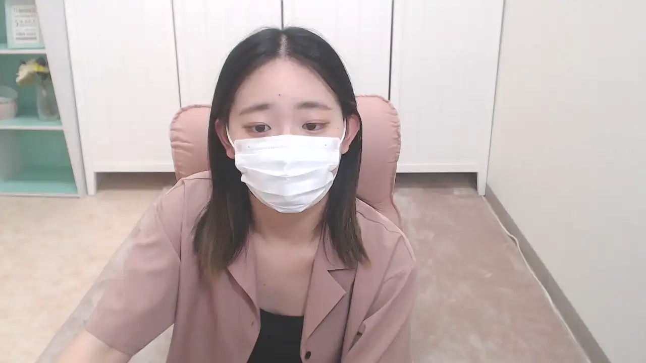 Momoph – [Sakuralive] Hot Show Chat Shows Ass – 2025-04-29 05:55:32