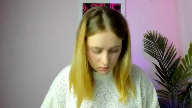Lauragrace – [Myfreecams] Gets Lucky Sexy Sister Striptease – 2026-04-27 14:50:01