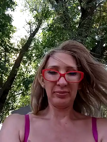 Mom___dad – [Stripchat] Webcam Goddes Lips Body – 2025-10-22 12:35:52