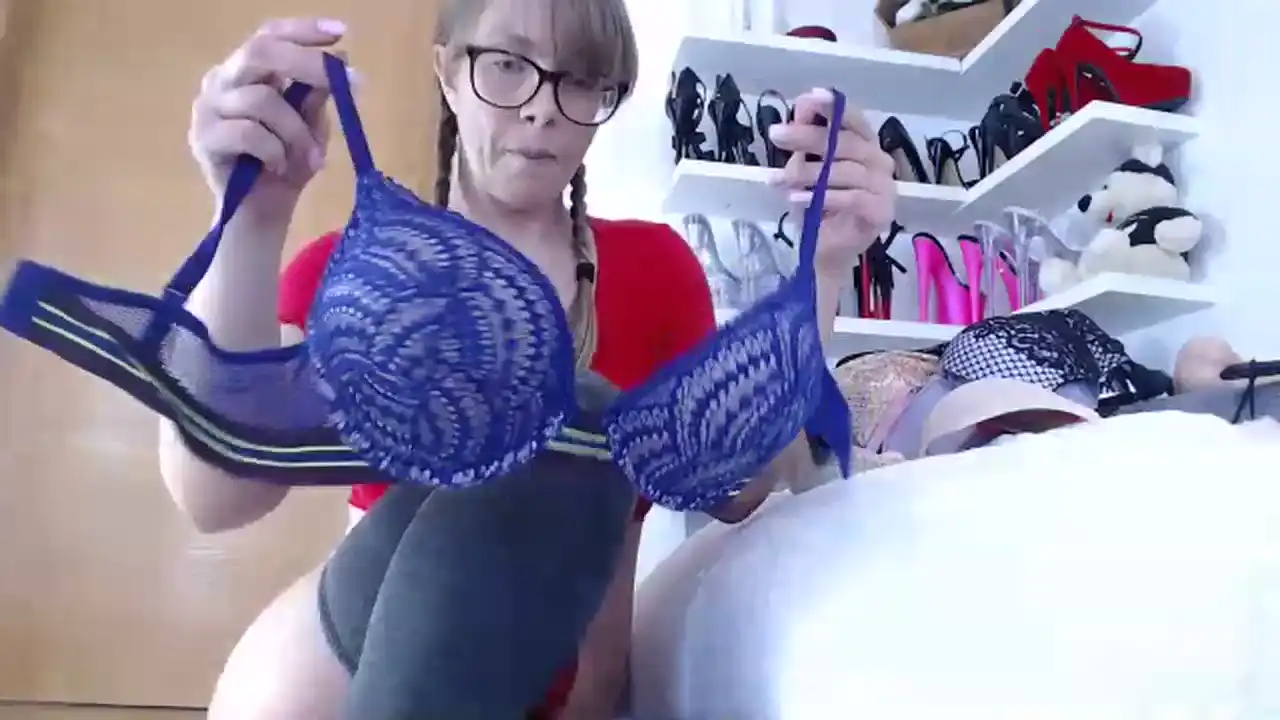 Kinkymarisol – [Myfreecams] Masturbation Sweet Girl Party – 2025-10-28 02:50:50