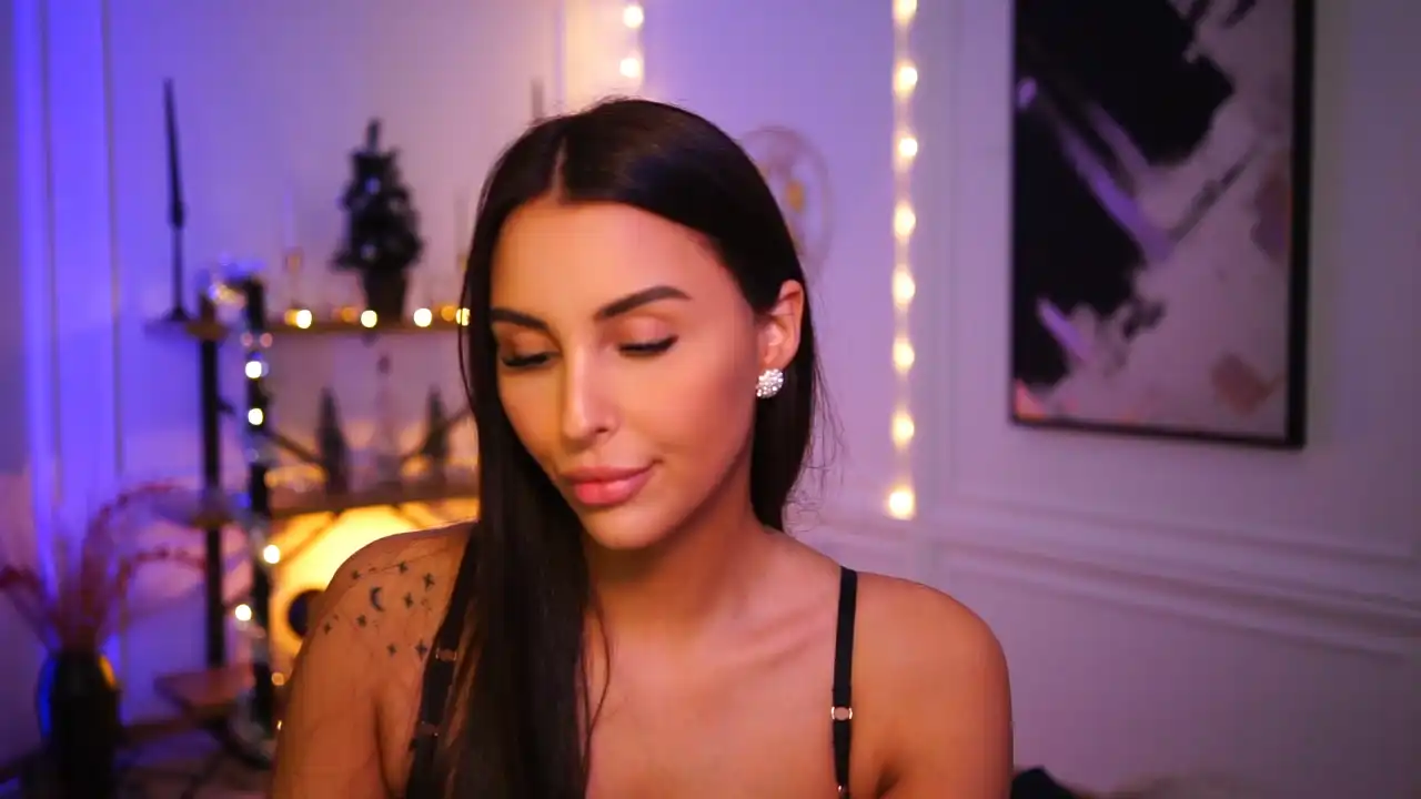 Lisamelow – [Myfreecams] Closeup Creamy Show Chat – 2025-09-14 03:12:47