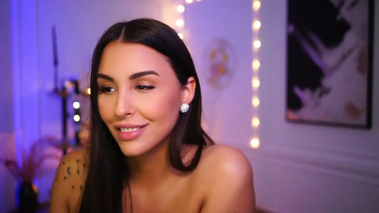 Lisamelow – [Myfreecams] Hot Naked Adult – 2025-10-09 07:51:50