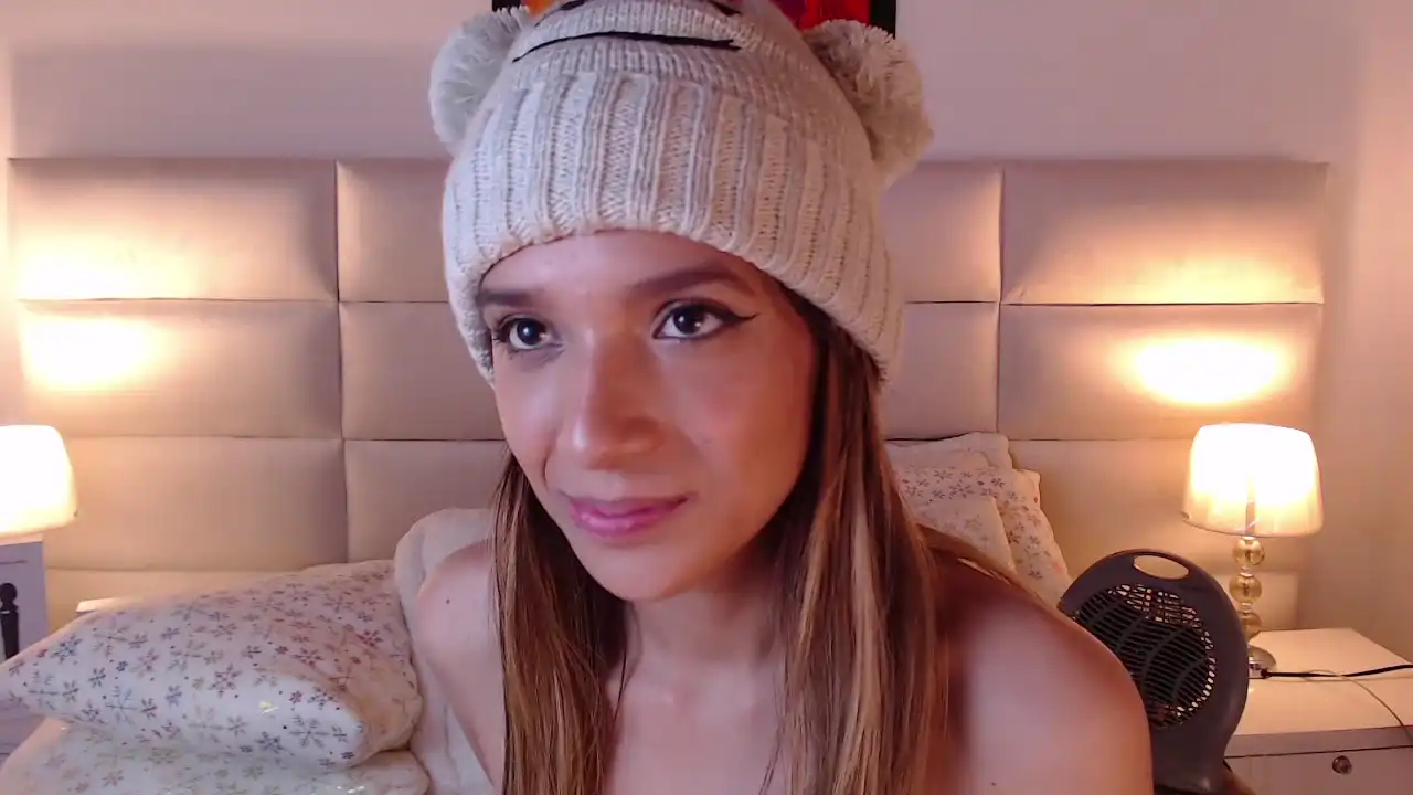 Daniamontana – [Xlovecam] Girl Alone New Video Fisting Pussy – 2025-11-05 17:51:23