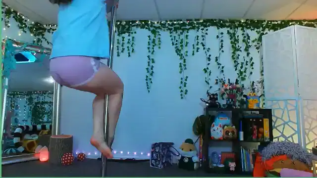 Charizard001 – [Myfreecams] Awesome Creamy Show Summing – 2025-09-12 08:05:29