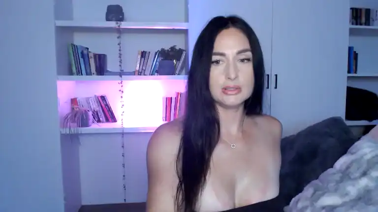 Servesienna – [Streamate] Romantic Busty Cam Clip – 2025-10-04 00:45:17