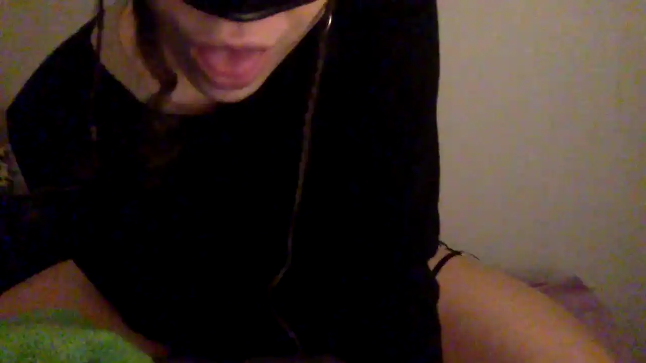Bacieabbracci – [Cam4] Web Model Young Slut Party – 2025-10-10 22:33:23
