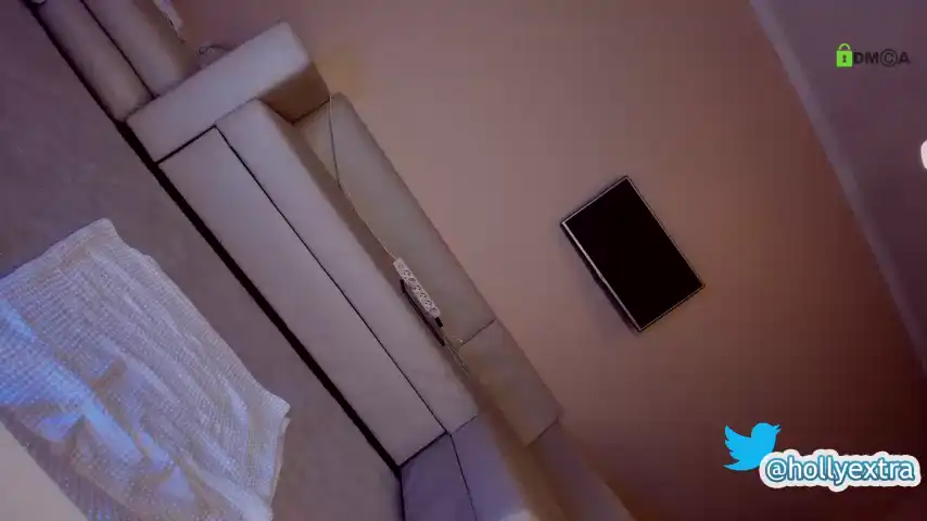 Hollyextra – [Chaturbate] Awesome Stunning Webcam Recording – 2025-02-18 11:16:14