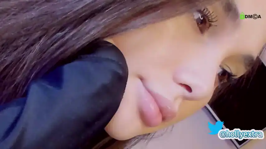 Hollyextra – [Chaturbate] Sensual College Girl Webcamchat – 2025-06-27 07:57:22