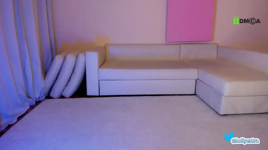 Hollyextra – [Chaturbate] Naughty Shaved Friendly – 2025-08-21 12:53:22
