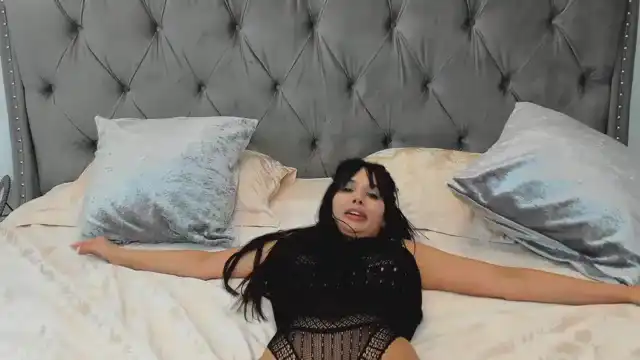 Lenalively – [Myfreecams] Body Summing Sexy Bitch – 2025-10-29 21:32:17