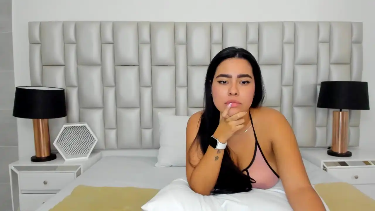 Paolaykatty – [Xlovecam] Sex Toys Playing On Live Webcam College Girl – 2026-05-05 01:46:47