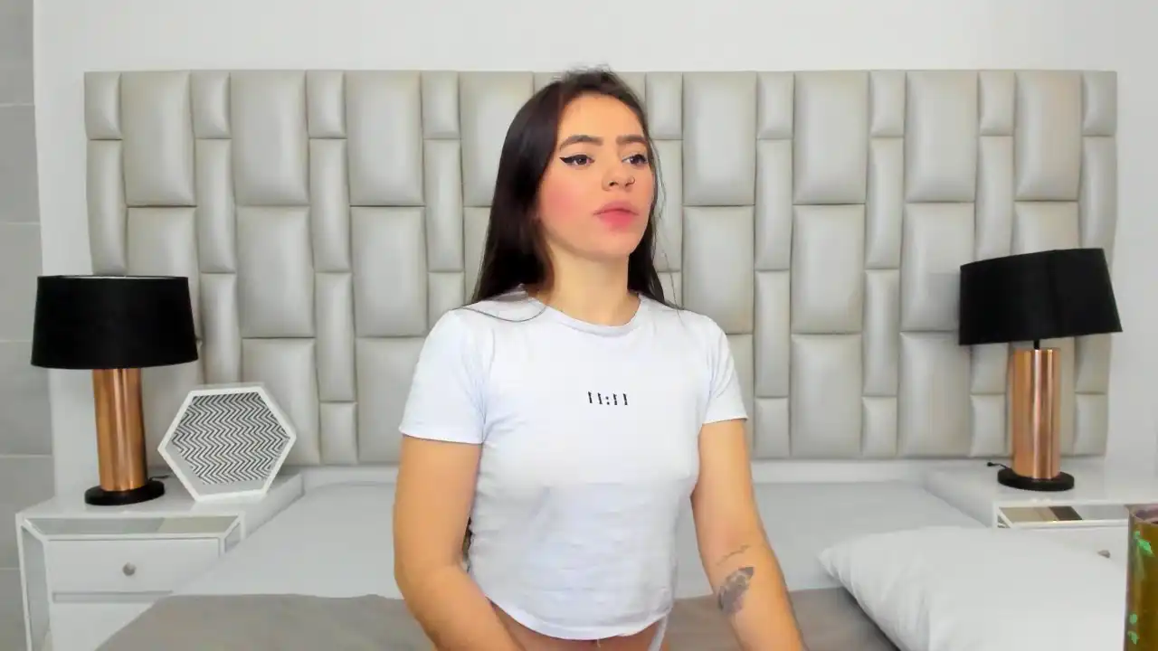 Paolaykatty – [Xlovecam] Body Mom Spy – 2025-05-23 06:15:51