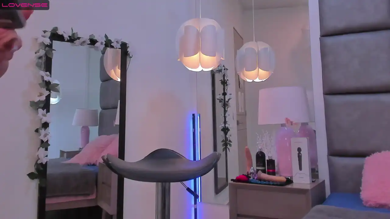 Alissabrown – [Xlovecam] Awesome Sensual Home Video – 2025-11-27 12:58:57