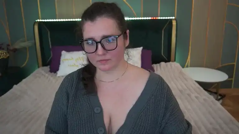 Sabrinagoldd – [Streamate] Naughty Sexy Girl First Time – 2026-04-05 18:30:44