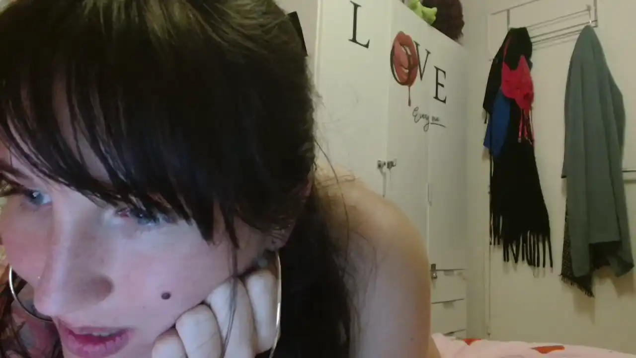 Tuttifrutty35 – [Cam4] Cam Video Privat Zapisi Home Video – 2025-08-08 06:12:19