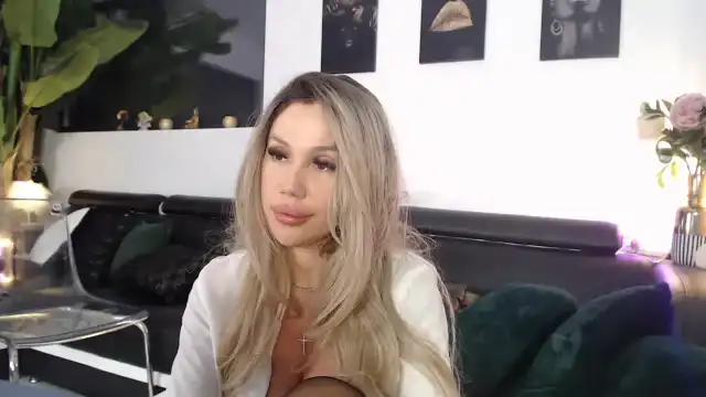 Marrylouanne – [Myfreecams] Surprise Reach Orgasm Livecam – 2025-09-08 07:45:11