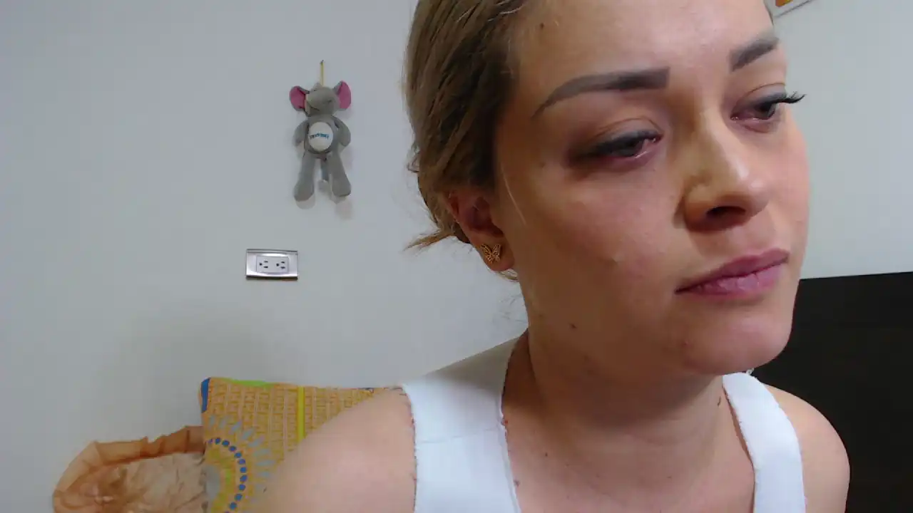 Alanascarlett – [Manyvids Live] Super Cam Show Closeup – 2026-05-01 07:12:24
