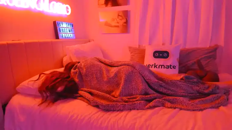 Queenchloexo – [Streamate] Twerking Surprise Masturbation – 2025-12-20 02:19:56