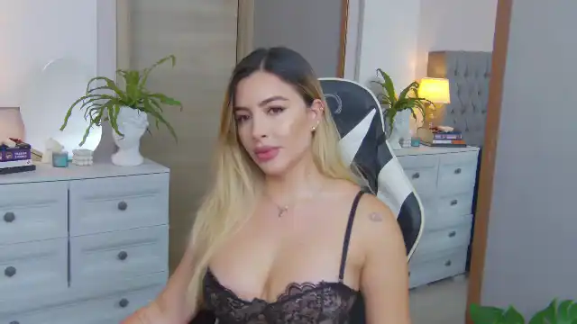 Alessia-miller – [Flirt4free] Incredible Women Busty Spy Video – 2025-10-06 12:58:38