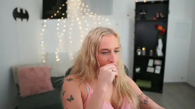 Nicoletteshea – [Myfreecams] Lesbian Sweet Model Fingering – 2025-11-03 12:57:39