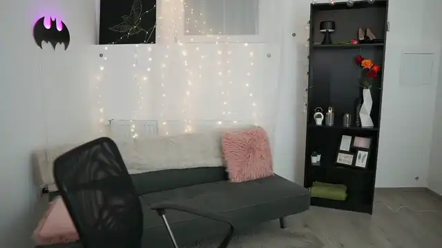 Nicoletteshea – [Myfreecams] Cute Webcam Girl Onlyfans Only Fun Club Video – 2025-09-20 23:40:26